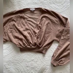 Cropped balloon sleeve top